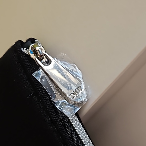 NWT Dior black fabric makeup bag, silver zipper. Luxurious 🖤 - Picture 3 of 5
